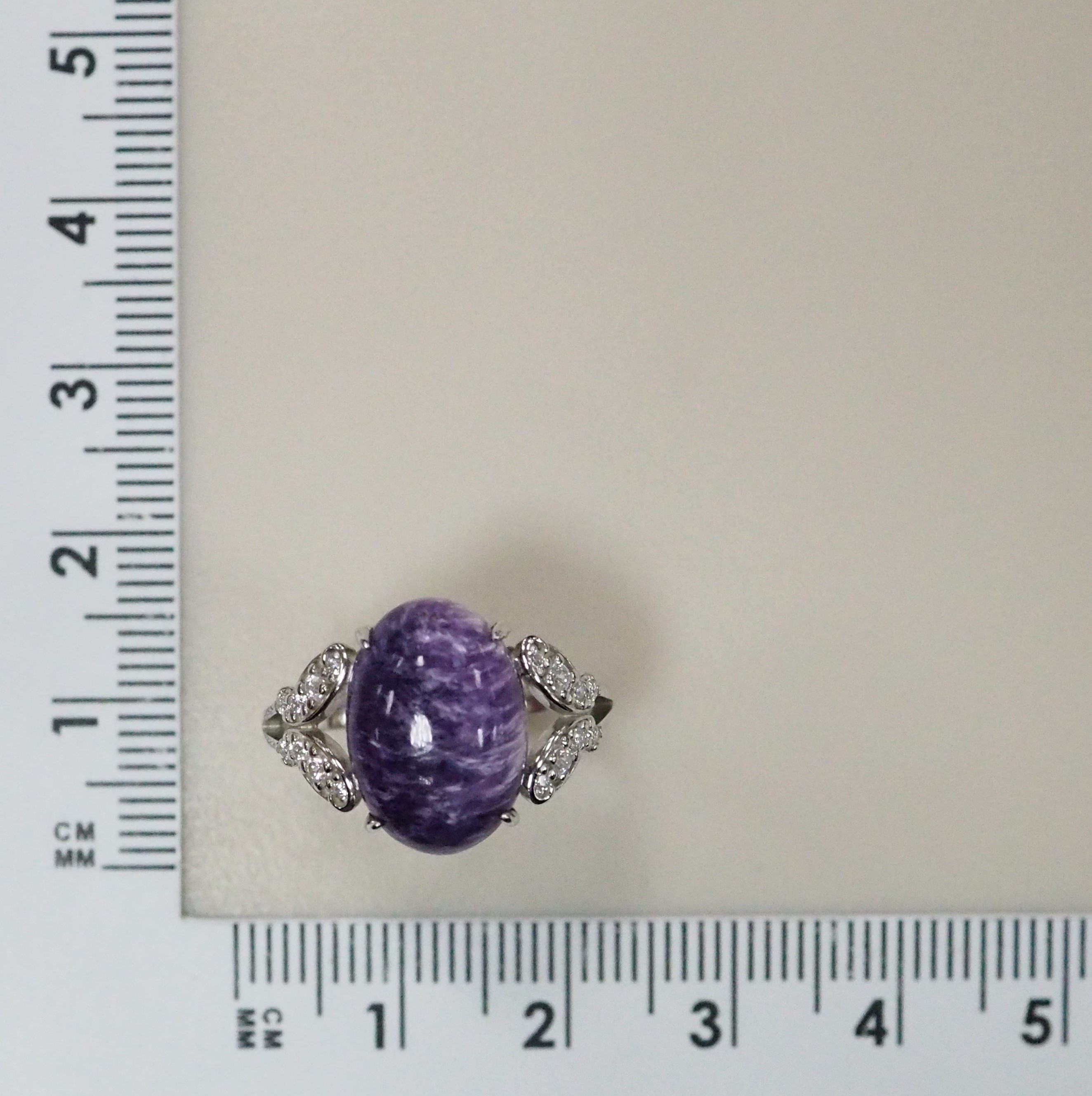 Серебряное кольцо с чароитом